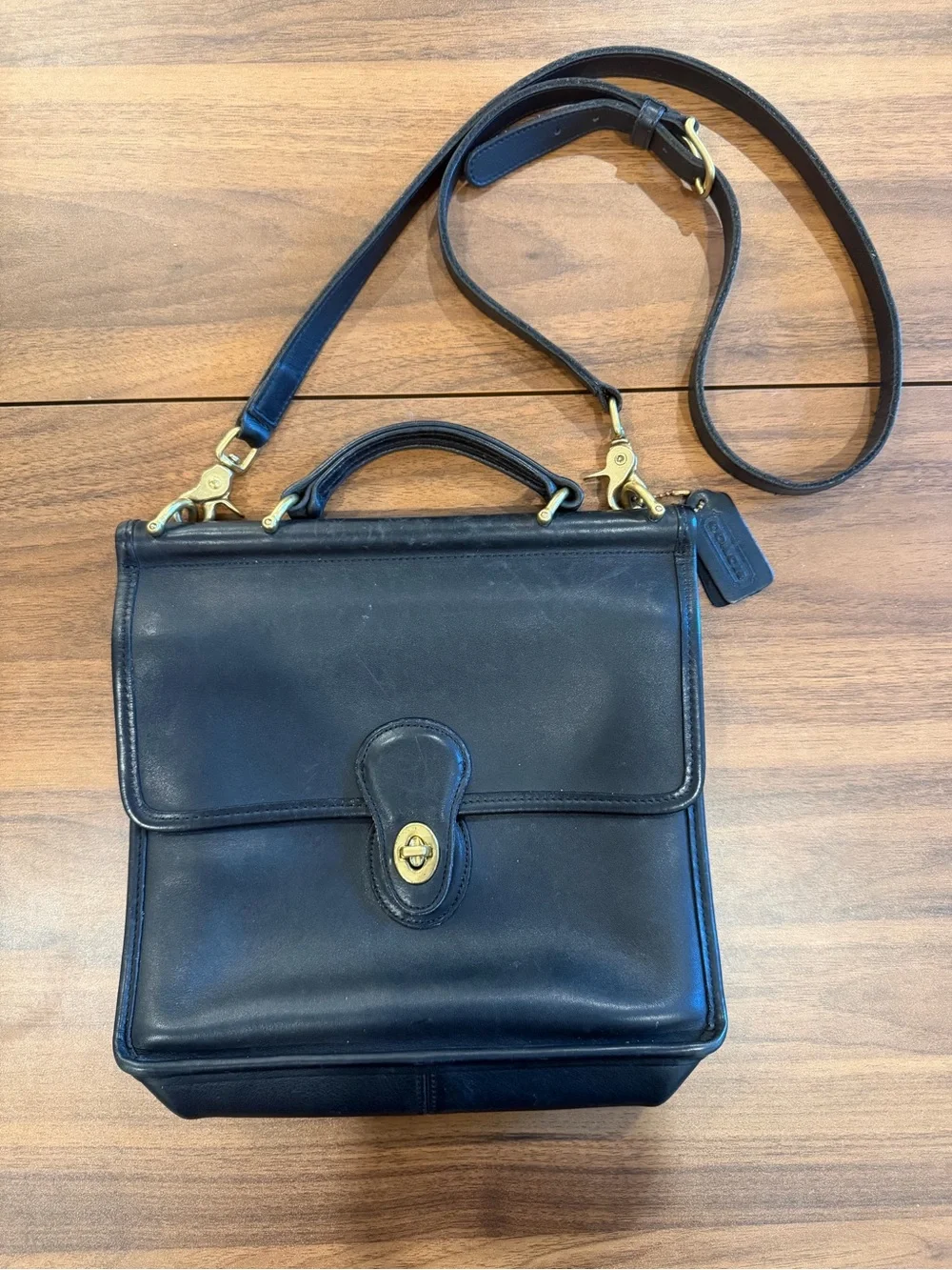 Vintage Coach Willis Crossbody Bag